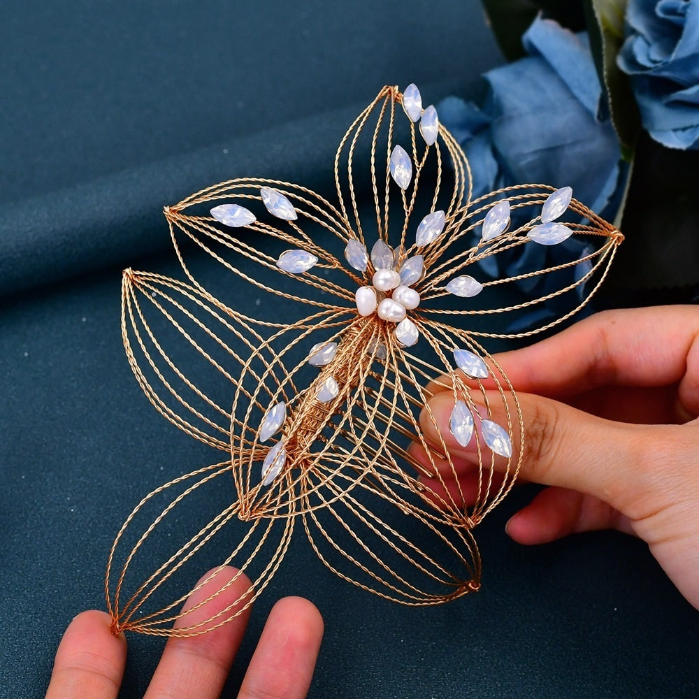 Refined elegant hair pin for special occasions