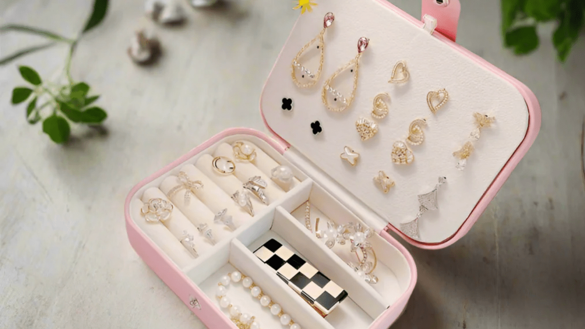 Organizers - Amtikiss Casuals