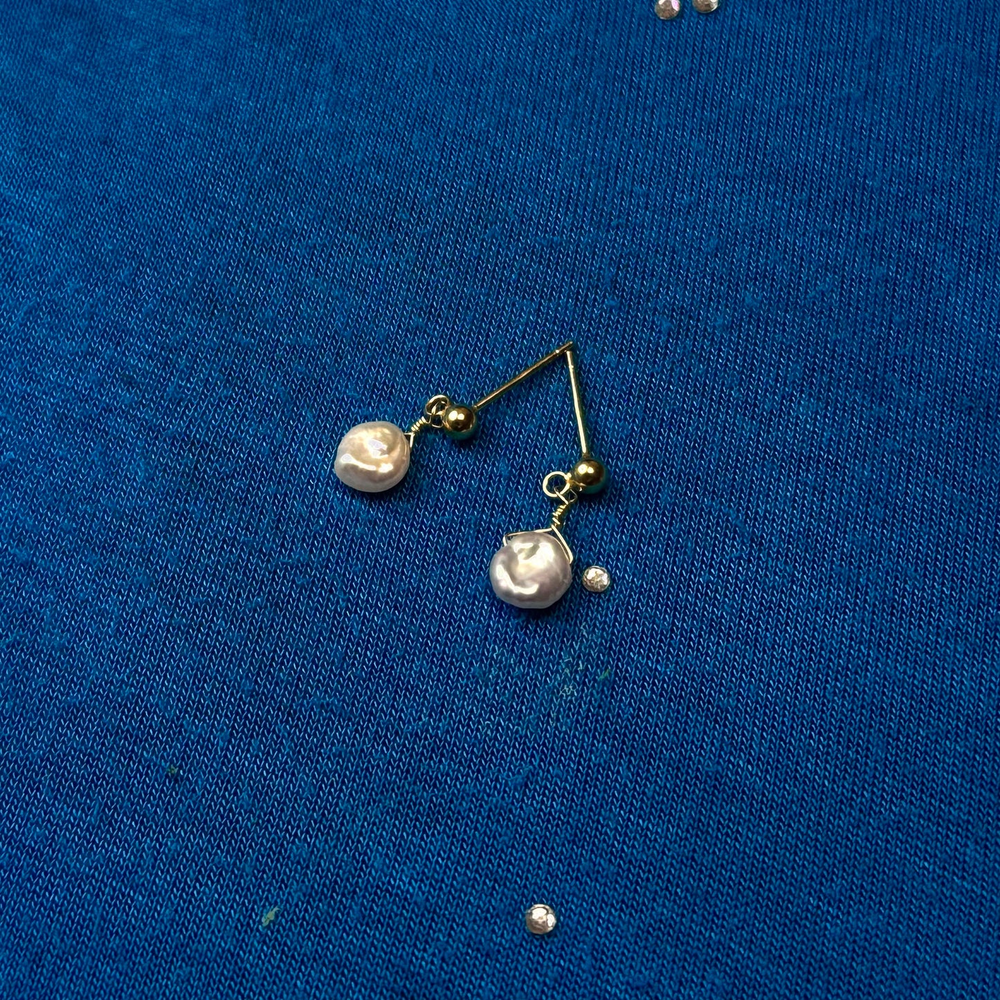 Elegant Gold-Plated Freshwater Pearl Drop Earring – Minimalist Luxury Jewelry for Sensitive Skin