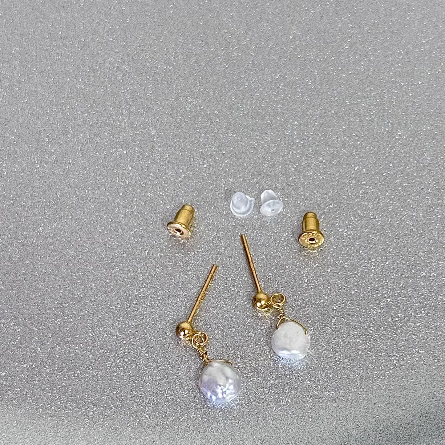 Elegant Gold-Plated Freshwater Pearl Drop Earring – Minimalist Luxury Jewelry for Sensitive Skin