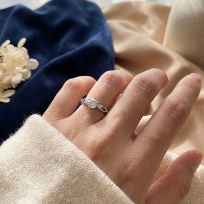 Amtikiss Casuals Women's Round Cut Sterling Silver Engagement  Ring for Sensitive Skin Amtikiss